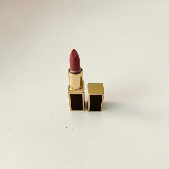 🌟SOLD🌟TOM FORD Lip Color Matte Lipstick in 01 Insatiable Deluxe Mini 1 g - Picture 3 of 9